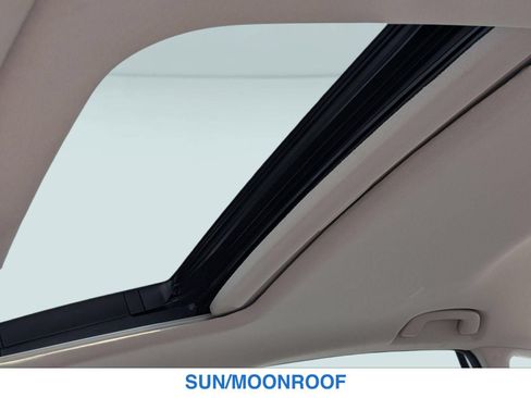 Used 2023 Honda Accord Touring image 14