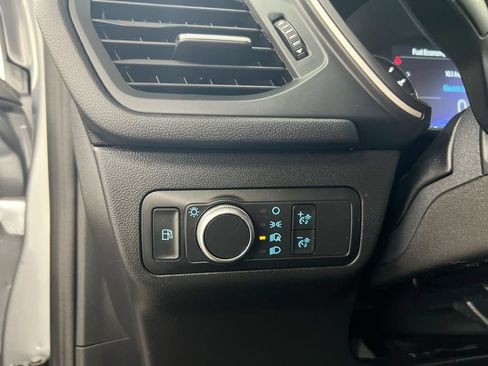 Used 2022 Ford Escape SE FWD image 19