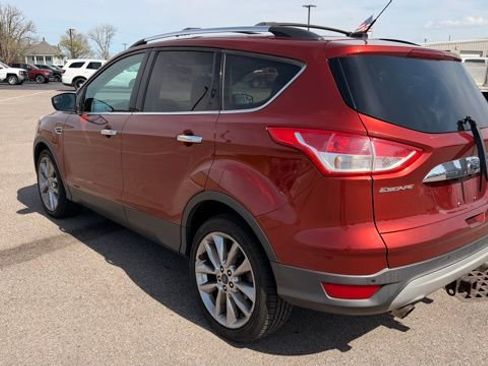 Used 2015 Ford Escape SE w/ SE Chrome Package image 3