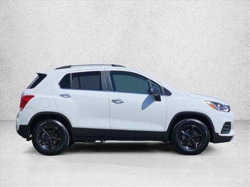 Certified 2018 Chevrolet Trax LT w/ LT Convenience Package AWD/4WD image 9