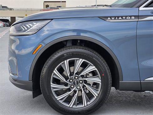 New 2026 Lincoln Aviator Premiere image 9