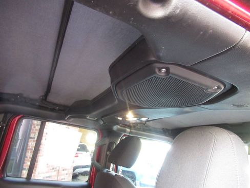 Used 2021 Jeep Gladiator Sport AWD/4WD image 9