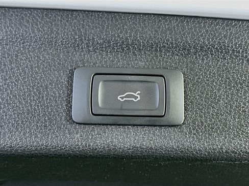 Used 2025 Audi Q3 2.0T Premium AWD/4WD image 29