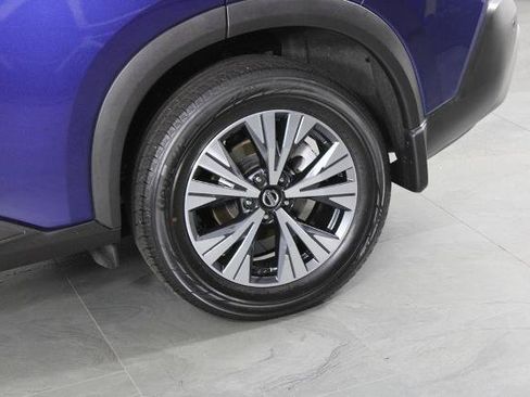 Certified 2021 Nissan Rogue SV w/ Premium Package FWD image 17