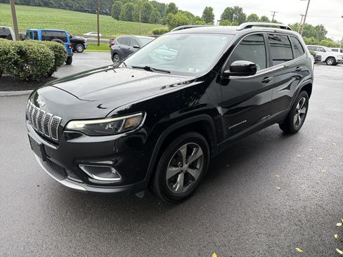 Used 2019 Jeep Cherokee Limited AWD/4WD image 7