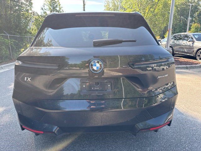 Used 2024 BMW iX xDrive50 w/ Premium Package AWD/4WD image 14