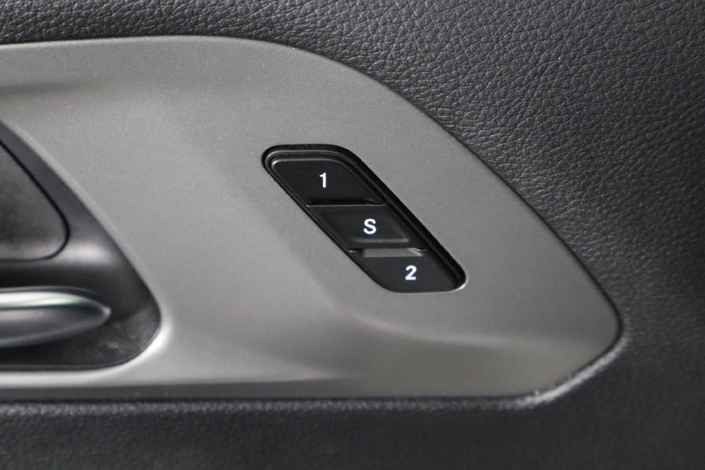Used 2025 Chrysler Pacifica Select FWD image 23