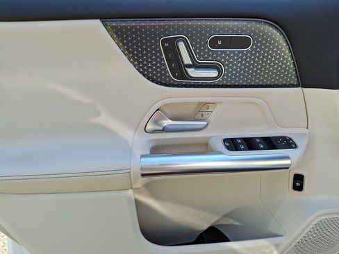 Used 2026 Mercedes-Benz GLA 250 4MATIC image 9