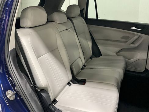 Used 2024 Volkswagen Tiguan SE image 23