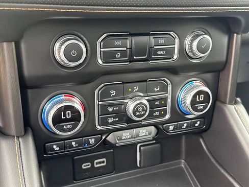 Used 2023 GMC Yukon XL AT4 AWD/4WD image 23