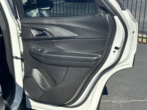 Used 2021 Chevrolet TrailBlazer RS w/ Technology Package image 17