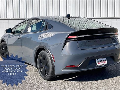 New 2026 Toyota Prius Plug-In Hybrid FWD image 3