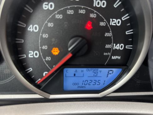 Used 2015 Toyota RAV4 LE AWD/4WD image 23