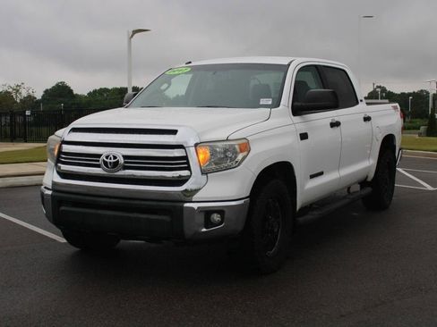 Used 2016 Toyota Tundra SR5 w/ SR5 Upgrade Package RWD image 24