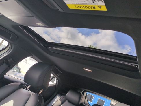 New 2025 MAZDA MAZDA3 Hatchback w/Premium Plus Pkg image 20