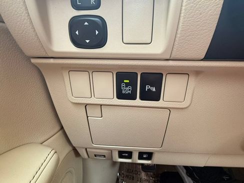 Used 2014 Lexus ES 350 w/ Ultra Luxury Package FWD image 27