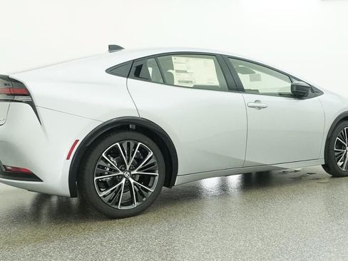 New 2027 Toyota Prius XLE FWD image 25