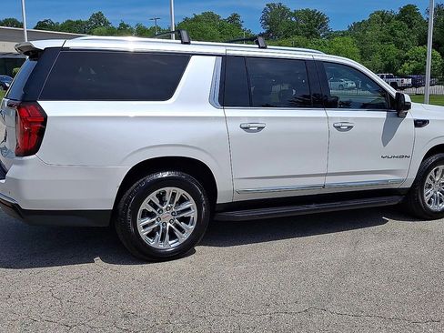 Used 2021 GMC Yukon XL SLT w/ SLT Premium Package AWD/4WD image 9