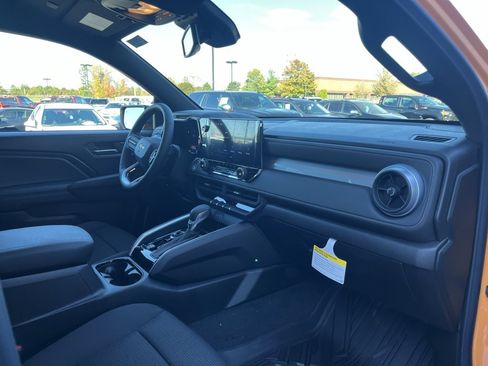 New 2026 Chevrolet Colorado LT image 22