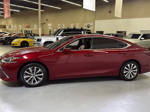 Used 2020 Lexus ES 350 w/ Premium Package image 5