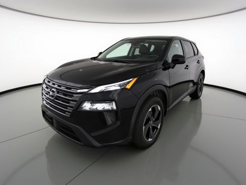 Used 2025 Nissan Rogue SV FWD image 3