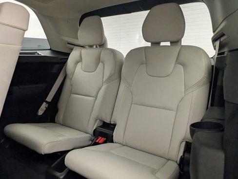 Used 2024 Volvo XC90 B6 Ultimate w/ Lounge Package image 9