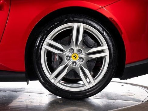 Certified 2019 Ferrari Portofino image 19