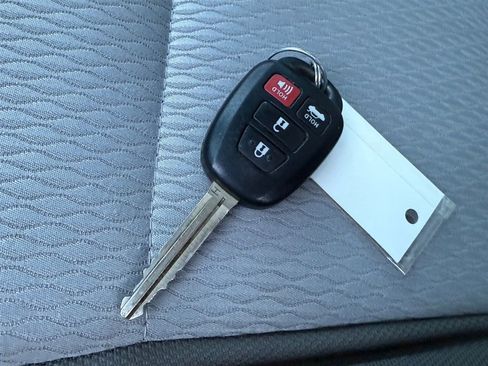 Used 2019 Toyota Corolla LE image 34