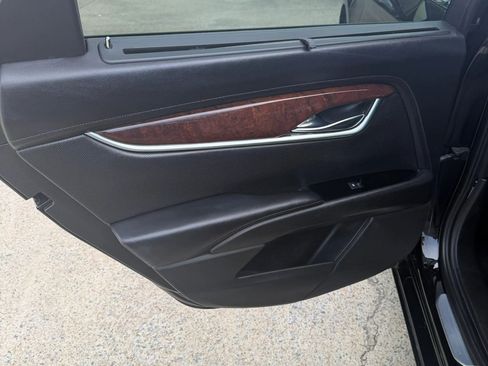 Used 2013 Cadillac XTS Premium FWD image 10