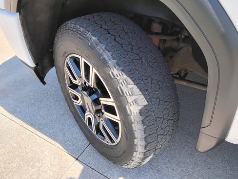 Used 2022 GMC Sierra 2500 AT4 w/ AT4 Preferred Package image 26