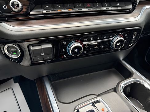 Used 2022 GMC Sierra 1500 SLT w/ SLT Convenience Package image 29