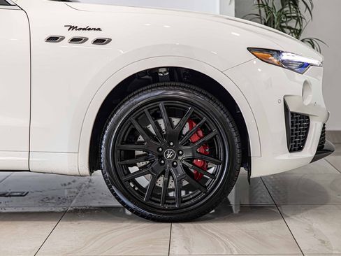 Used 2024 Maserati Levante Modena Ultima image 10