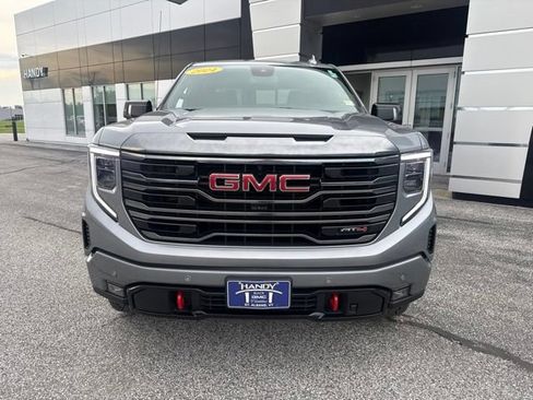 Used 2024 GMC Sierra 1500 AT4 w/ AT4 Preferred Package AWD/4WD image 2