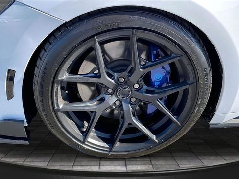 Used 2025 Ford Mustang GT w/ GT Performance Package RWD image 9