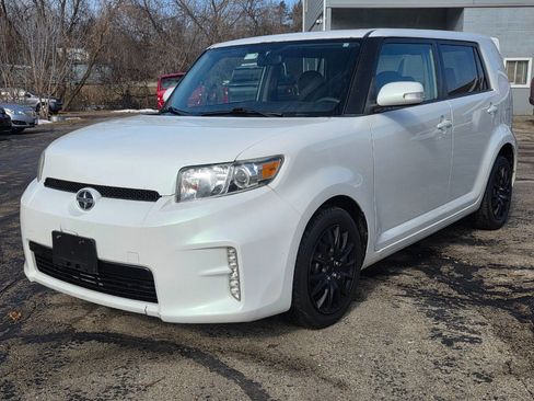 Used 2014 Scion xB Release Series 10.0 image 3