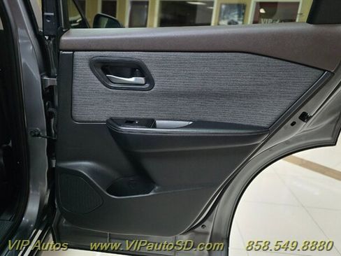 Used 2023 Nissan Rogue SV FWD image 14