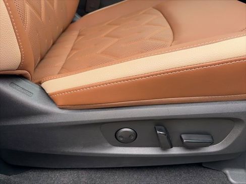 New 2026 Nissan Pathfinder Platinum image 21