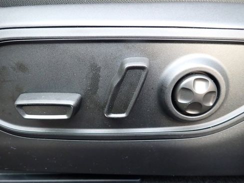 New 2025 Jeep Grand Cherokee Limited w/ Black Appearance Package image 17