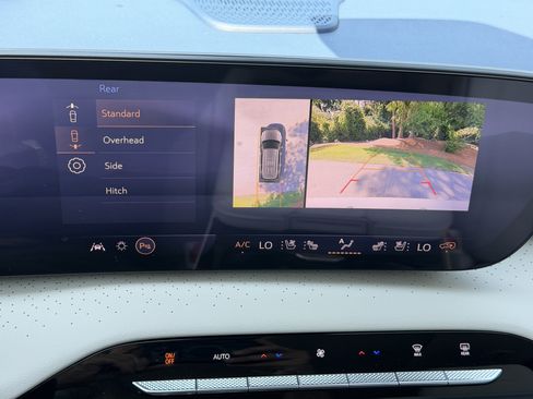 New 2026 Buick Enclave Avenir w/ Super Cruise Package FWD image 31