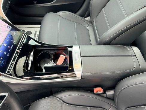 Used 2024 Mercedes-Benz C 300 Sedan image 24
