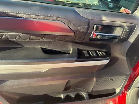 Used 2020 Toyota Tundra 4x4 CrewMax image 18