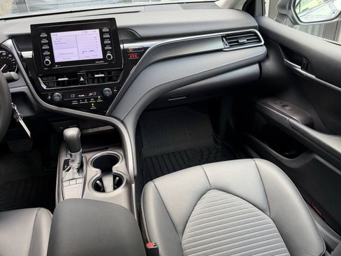 Used 2024 Toyota Camry SE FWD image 22