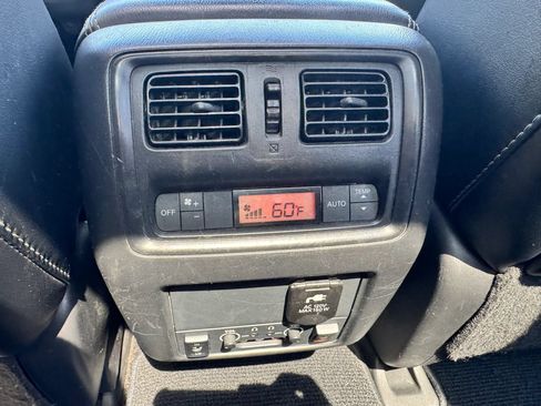 Used 2014 Nissan Pathfinder Platinum w/ Platinum Premium Package AWD/4WD image 27