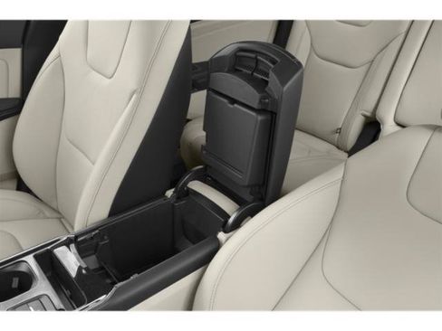 Used 2019 Ford Edge SEL w/ Equipment Group 201A AWD/4WD image 17