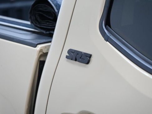 Used 2020 Toyota Tacoma SR5 AWD/4WD image 13