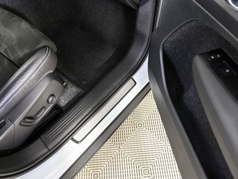 Used 2021 Volvo XC40 T5 R-Design w/ Advanced Package image 24