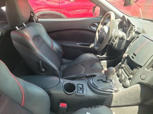 Used 2020 Nissan 370Z Coupe RWD image 3