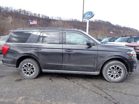 Used 2024 Ford Expedition XLT image 6