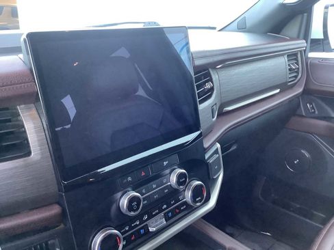 Used 2024 Ford Expedition Max Limited AWD/4WD image 17