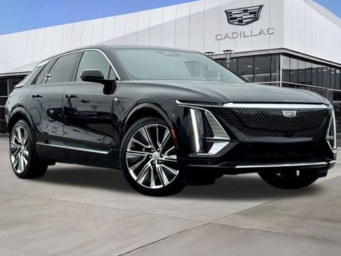 Certified 2024 Cadillac Lyriq Luxury w/ LPO, Floor Liner Package image 2